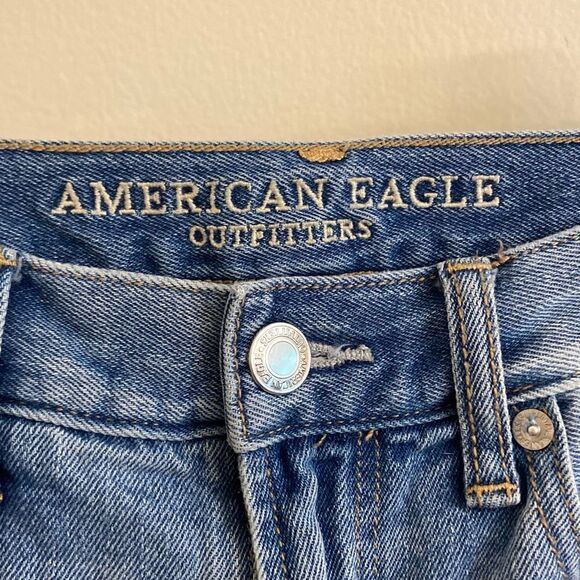 American Eagle Light Wash Skinny Jeans Distressed Size 6 - Picture 3 of 4